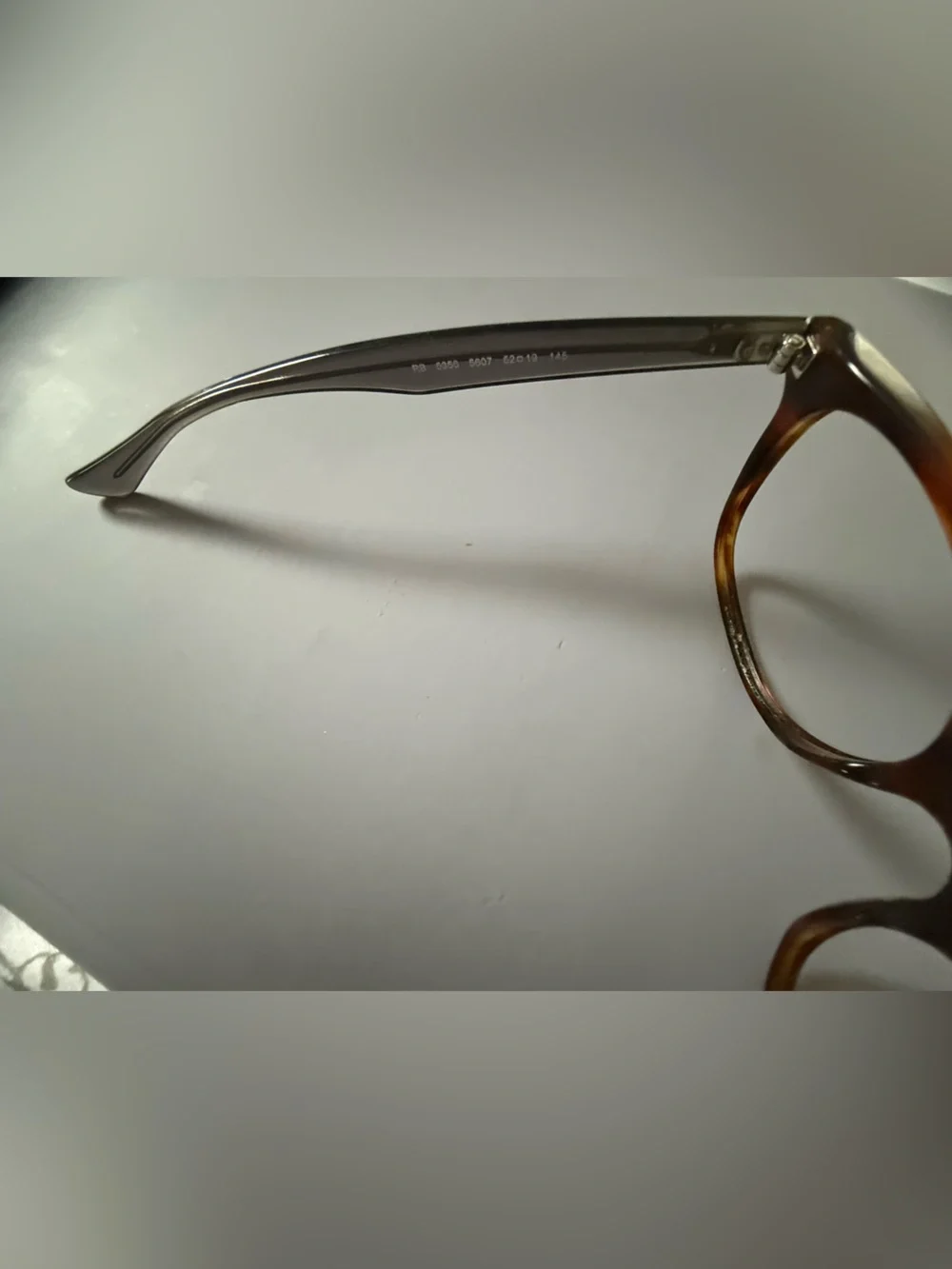 Ray-Ban classic oval